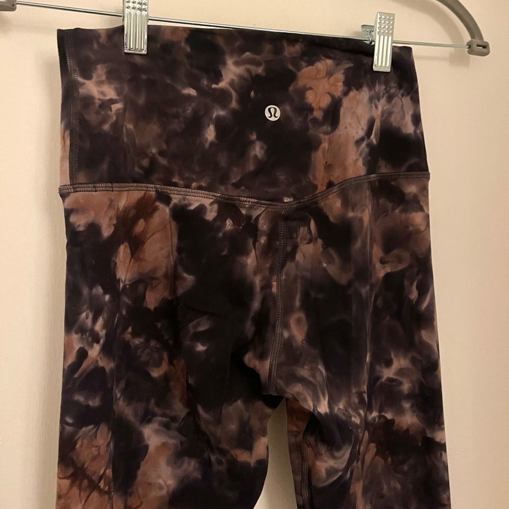 Lululemon, Align size 6, 25”. Amber Tie Dye
